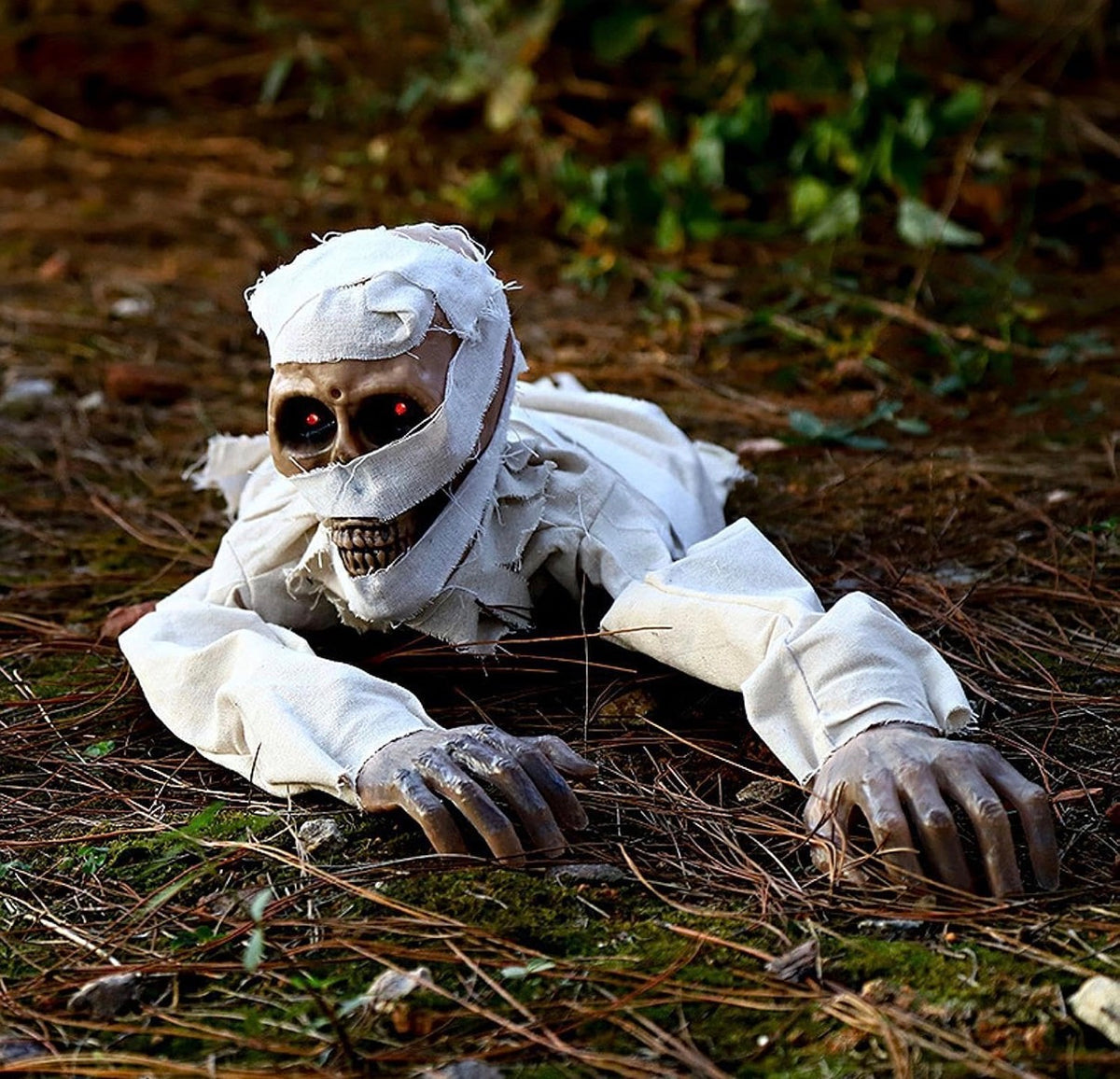 Halloween Crawling Mummy Skeleton Prop – Animated Creepy Crawling Zombie with Glowing Red Eyes & Scary Sounds | Halloween Haunted House Decoration, Party Prank & Floor Decor