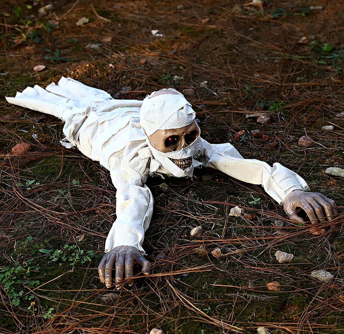 Halloween Crawling Mummy Skeleton Prop – Animated Creepy Crawling Zombie with Glowing Red Eyes & Scary Sounds | Halloween Haunted House Decoration, Party Prank & Floor Decor